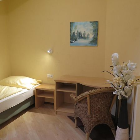 Rosenhotel - Serviced Apartments Zwentendorf Dış mekan fotoğraf