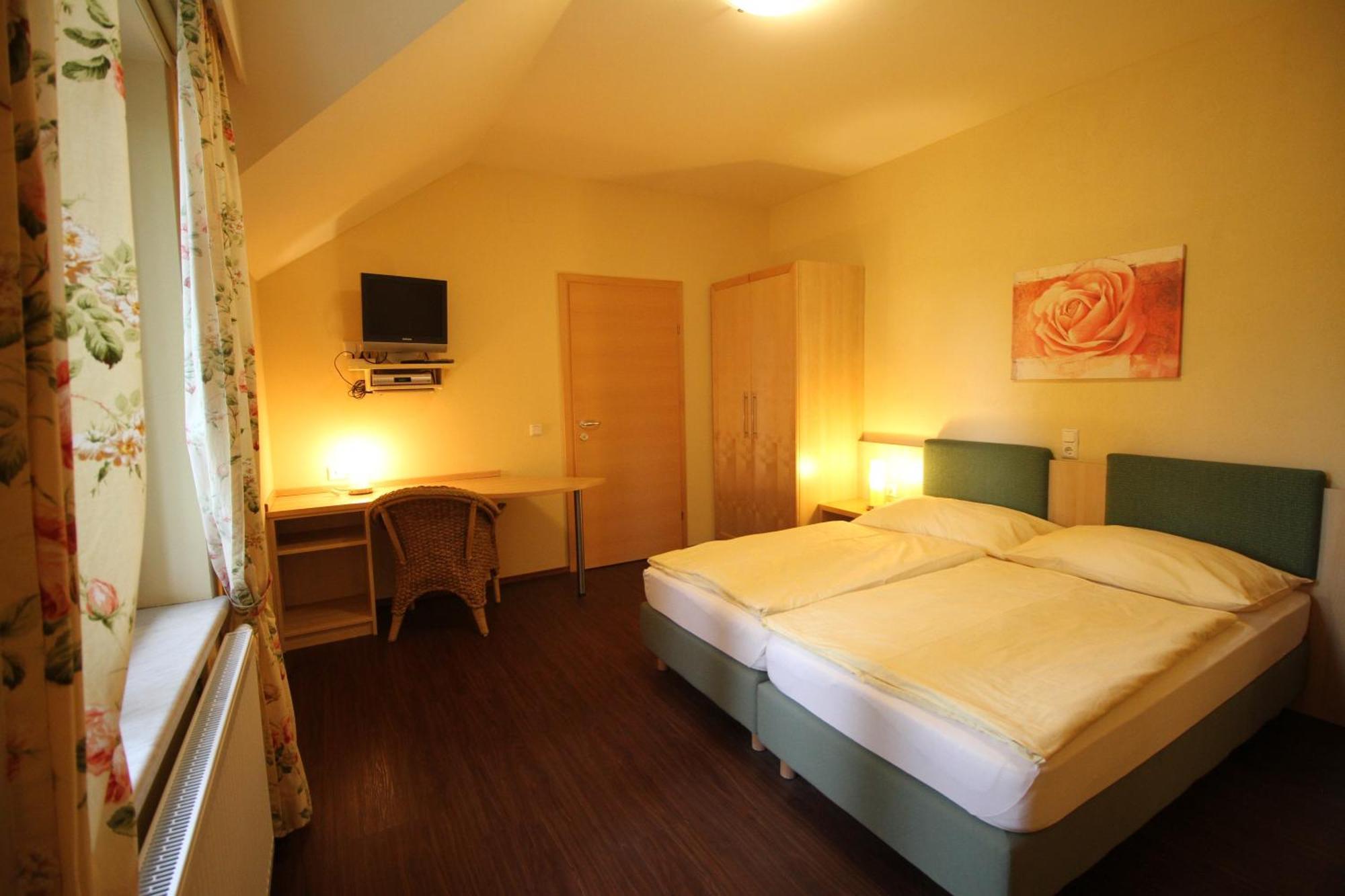 Rosenhotel - Serviced Apartments Zwentendorf Dış mekan fotoğraf